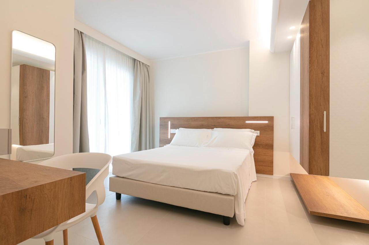 Hotel Mistral Термолі Екстер'єр фото