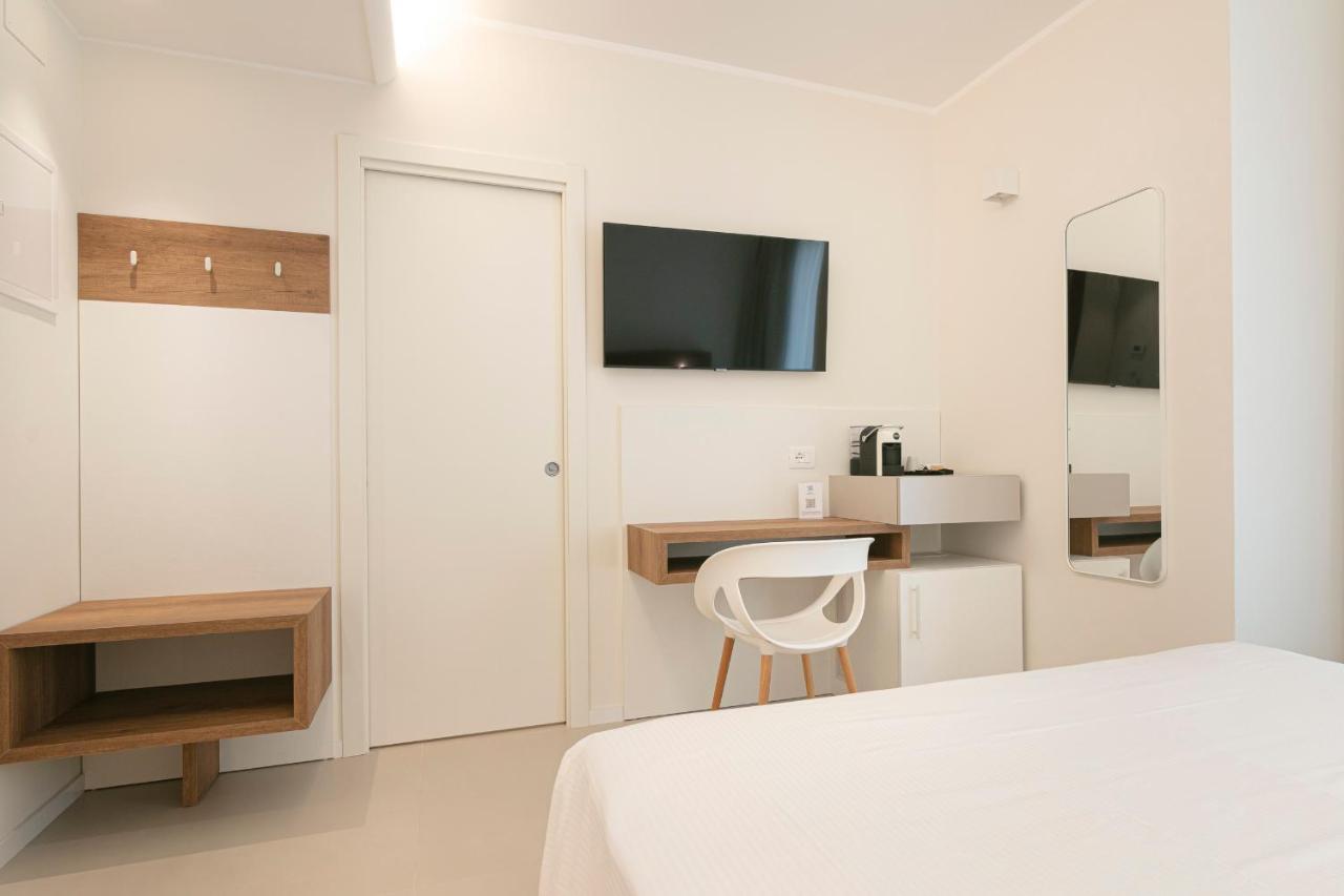 Hotel Mistral Термолі Екстер'єр фото