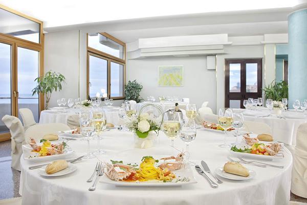 Hotel Mistral Термолі Екстер'єр фото