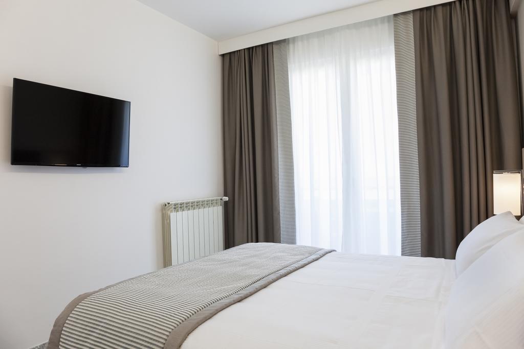 Hotel Mistral Термолі Екстер'єр фото